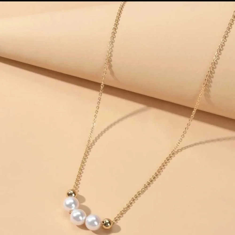Minimalist Gold Faux Pearl Necklace